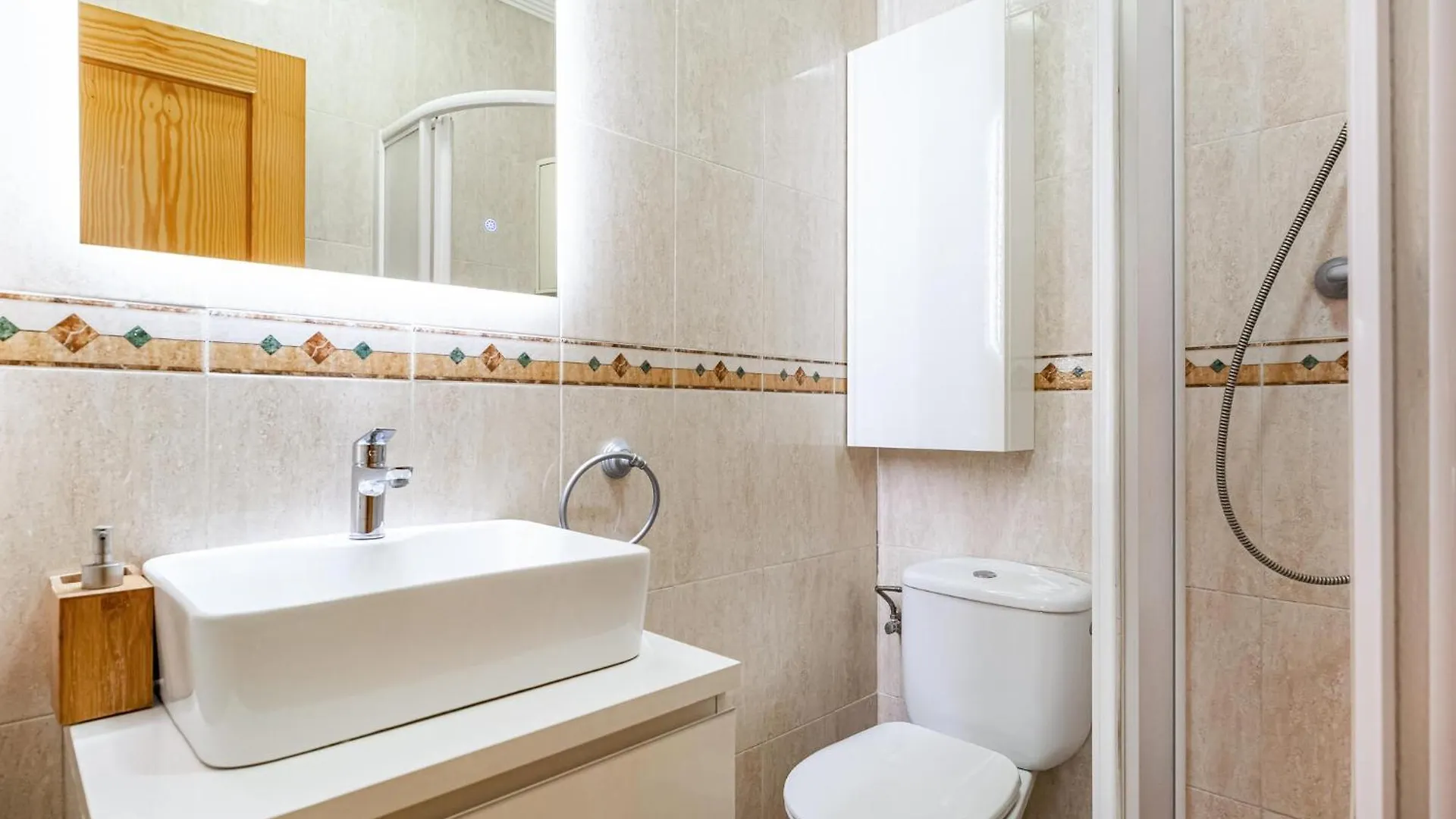 Beautiful Apartment In Nerja With Wifi