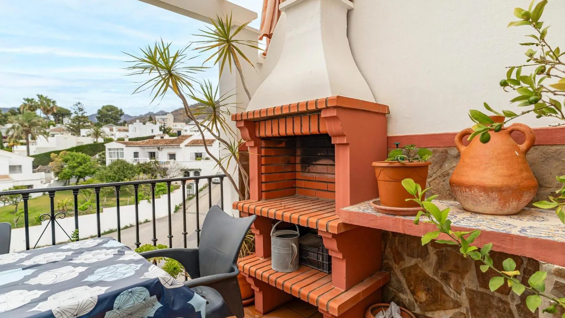 Beautiful Apartment In Nerja With Wifi